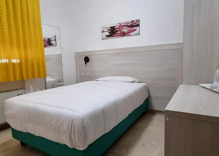 普拉塔尼酒店 3*