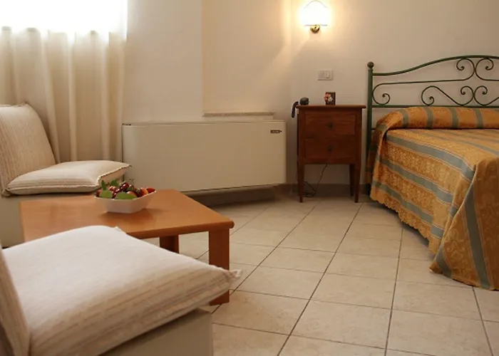 普拉塔尼酒店 3*