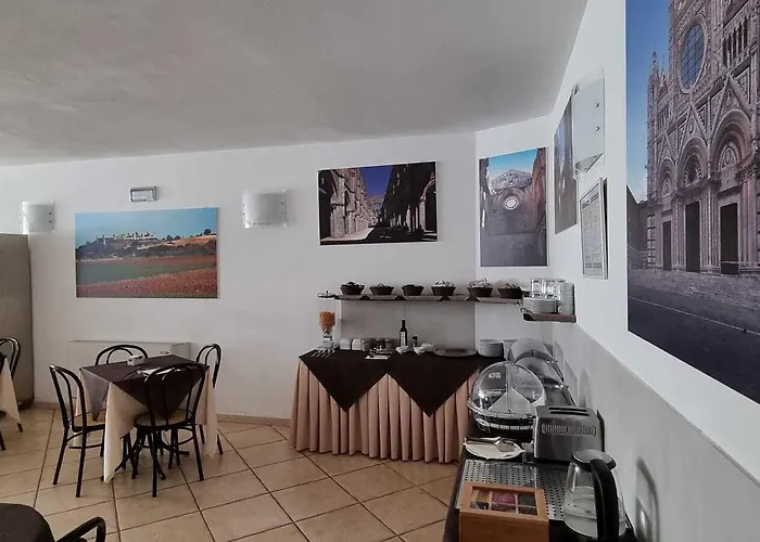 普拉塔尼酒店 3*