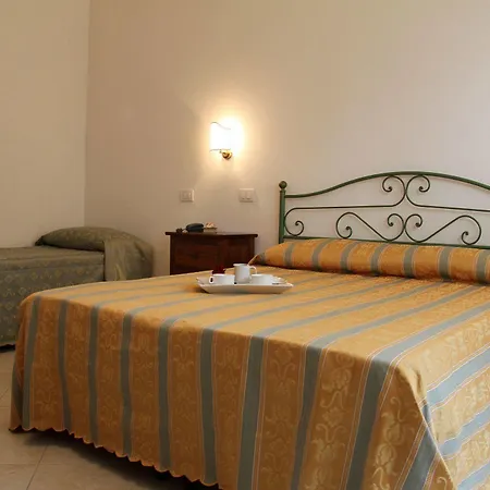 I Platani Hotell 3*